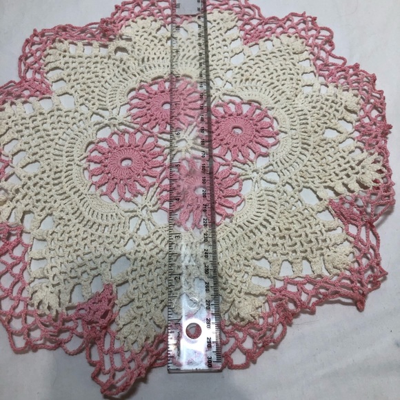 Vintage Doilies 2 handmade - Picture 4 of 10